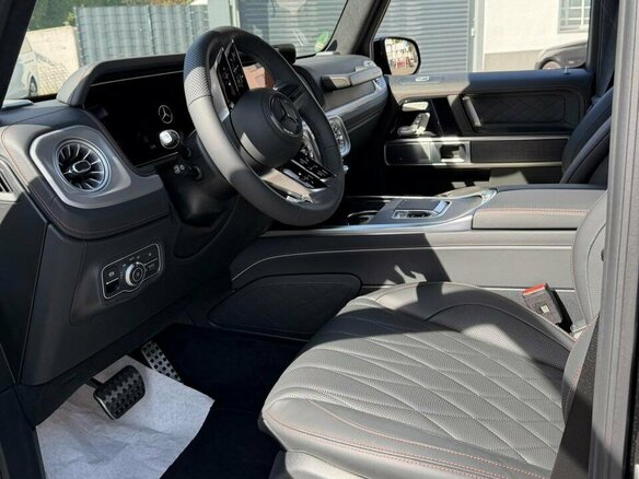 2026 Mercedes-Benz G-Класс 450 d III (W465) Рестайлинг, чёрный, 27000000 рублей - вид 4