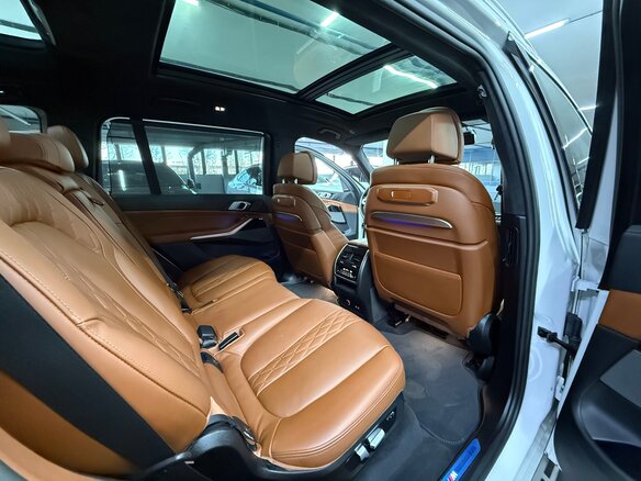 2023 BMW X7 40i I (G07) Рестайлинг, белый, 15490000 рублей - вид 16