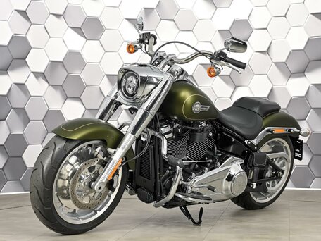 2022 Harley-Davidson Fat Boy, зелёный, 2599000 рублей, вид 2