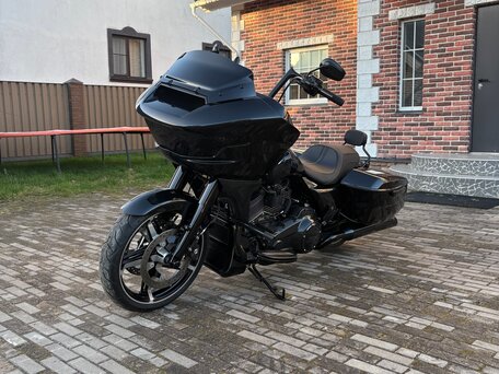2024 Harley-Davidson Road Glide, чёрный, 2650000 рублей, вид 2