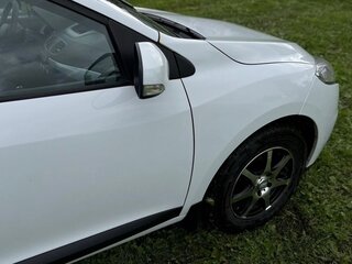 2013 Renault Megane III Рестайлинг, белый, 900000 рублей, вид 5