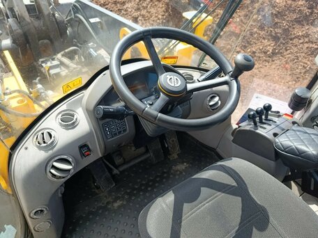 2019 Volvo L120, жёлтый, 9500000 рублей, вид 2