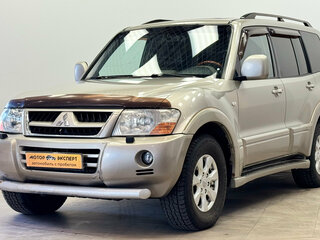 2006 Mitsubishi Pajero III Рестайлинг, бежевый, 900000 рублей, вид 1