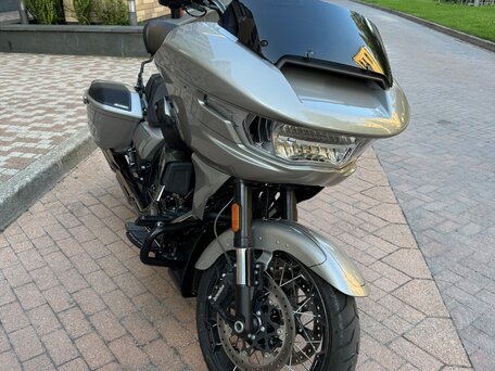 2023 Harley-Davidson CVO Road Glide, серый, 3700000 рублей, вид 1