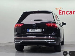 2022 Volkswagen Tiguan II Рестайлинг, чёрный, 2940000 рублей, вид 4