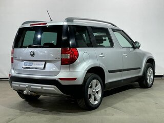 2014 Skoda Yeti I Рестайлинг, серебристый, 955000 рублей, вид 5