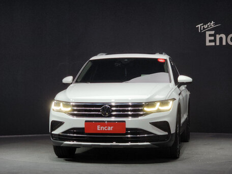 2023 Volkswagen Tiguan II Рестайлинг, белый, 2950000 рублей, вид 3