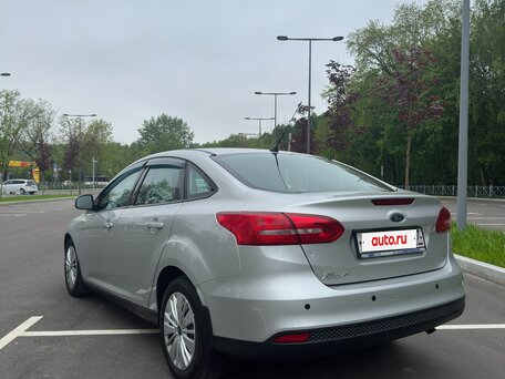 2016 Ford Focus III Рестайлинг, серебристый, 1100000 рублей, вид 5