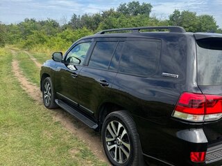 2019 Toyota Land Cruiser 200 Series Рестайлинг 2, чёрный, 7900000 рублей, вид 3