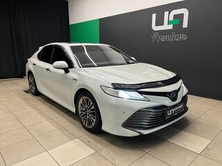 2017 Toyota Camry VIII (XV70), белый, 2490000 рублей, вид 1