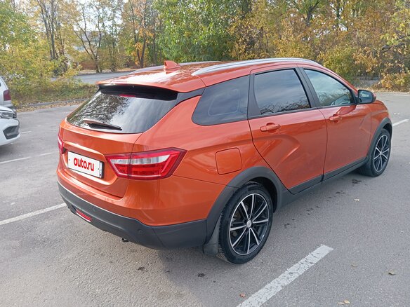 2019 Lada (ВАЗ) Vesta SW Cross I, оранжевый, 980000 рублей - вид 2