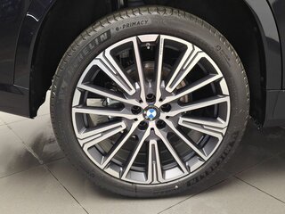 2026 BMW X1 Long 25Li xDrive III (U11/U12), чёрный, 5940000 рублей, вид 4