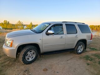 2011 Chevrolet Tahoe 6AT III, золотистый, 2600000 рублей, вид 1