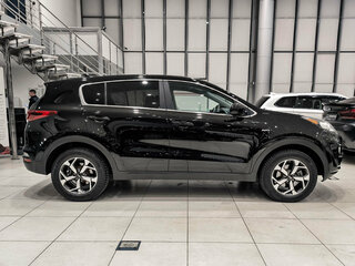 2020 Kia Sportage IV Рестайлинг, чёрный, 2500000 рублей, вид 4
