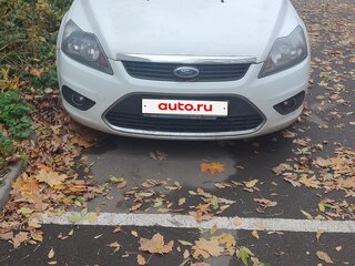 2010 Ford Focus II Рестайлинг, белый, 1000000 рублей, вид 1