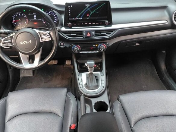 2023 Kia K3 II Рестайлинг, чёрный, 1600000 рублей - вид 5