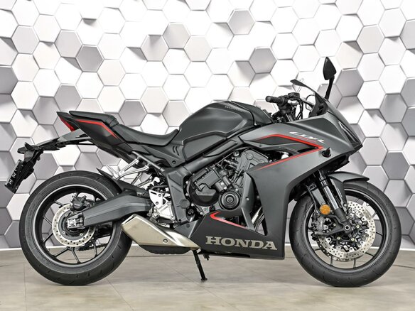2026 Honda CBR 650R, чёрный - вид 2