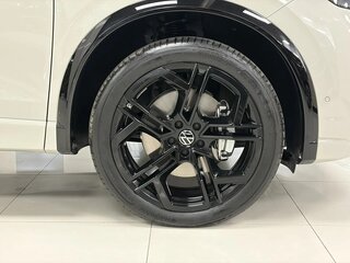 2026 Volkswagen Tiguan L Pro III (China Market), серый, 4499000 рублей, вид 5