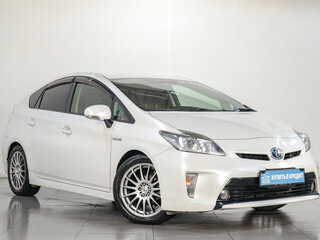 Toyota Prius III Рестайлинг (XW30)