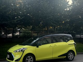 2019 Toyota Sienta II Рестайлинг, жёлтый, 1590000 рублей, вид 1