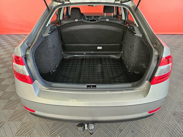 2017 Skoda Octavia III (A7) Рестайлинг, серый, 1485000 рублей - вид 16