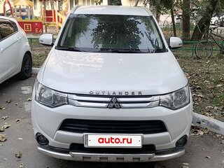 2013 Mitsubishi Outlander III, белый, 1100000 рублей, вид 2