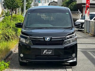 2015 Toyota Voxy III (R80), чёрный, 1650000 рублей, вид 2