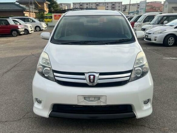 2016 Toyota ISis I Рестайлинг, белый, 1031000 рублей - вид 4