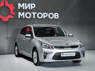 2019 Kia Rio IV, серебристый, 1199000 рублей, вид 3