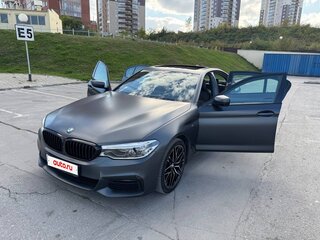2019 BMW 5 серии 540i xDrive VII (G30/G31/G38), серый, 6300000 рублей, вид 3