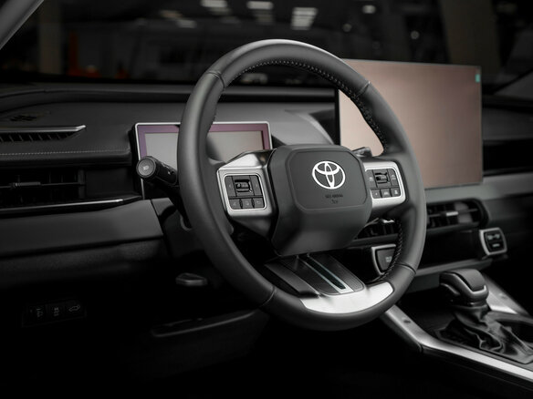 2026 Toyota RAV4 VI (XA60), белый - вид 13