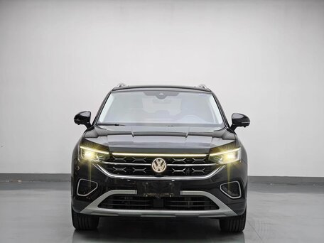 2023 Volkswagen Tayron I Рестайлинг, серый, 2754000 рублей, вид 2