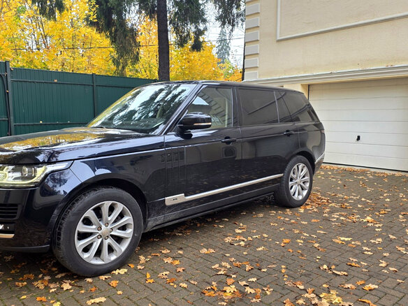 2014 Land Rover Range Rover Long IV, чёрный, 3700000 рублей
