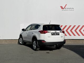 2015 Toyota RAV4 IV (XA40), белый, 2190000 рублей, вид 3