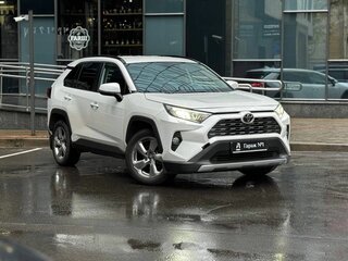 2021 Toyota RAV4 V (XA50), белый, 2575000 рублей, вид 1