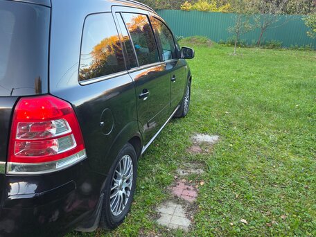 2011 Opel Zafira B Рестайлинг, чёрный, 748000 рублей, вид 5