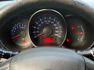 2013 Kia Rio 4-speed III, бежевый, 550000 рублей, вид 5