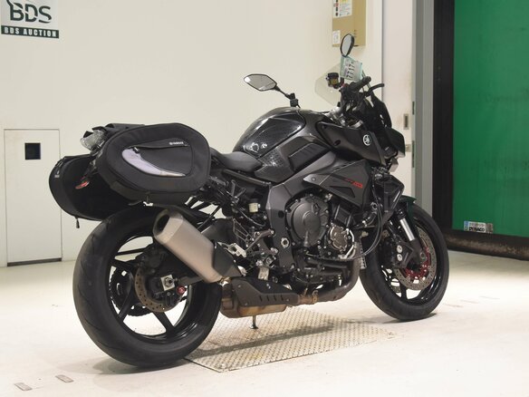 2017 Yamaha MT-10, чёрный, 1100000 рублей - вид 3