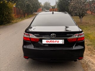 2017 Toyota Camry VII (XV50) Рестайлинг, серый, 2290000 рублей, вид 3
