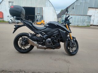 2023 Suzuki GSX-S 1000, чёрный, 1049000 рублей, вид 3