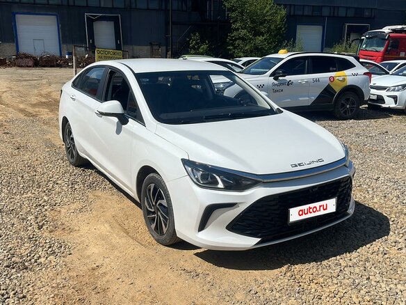 2023 BAIC U5 Plus, белый - вид 1