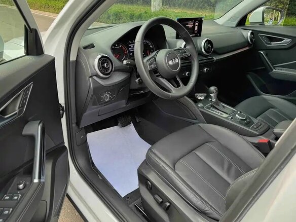 2022 Audi Q2 L 35 TFSI I Рестайлинг, белый, 1820000 рублей - вид 9