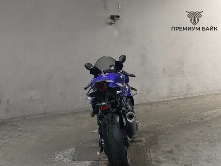 2026 Yamaha YZF-R1, синий, 2499000 рублей, вид 4