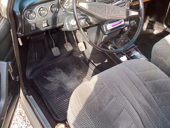 1993 Lada (ВАЗ) 2106 4-speed, бежевый, 250000 рублей - вид 5