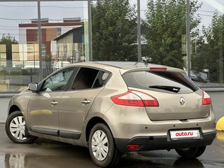 2011 Renault Megane III, золотистый, 569000 рублей, вид 5