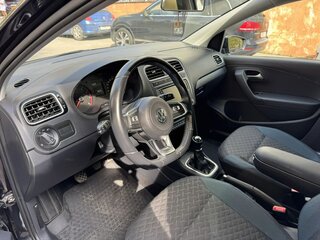 2019 Volkswagen Polo V Рестайлинг, чёрный, 1800000 рублей, вид 3
