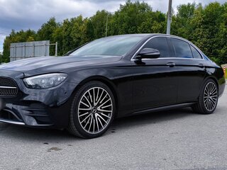 2020 Mercedes-Benz E-Класс 220 d V (W213, S213, C238) Рестайлинг, чёрный, 4990000 рублей, вид 1