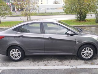 2014 Hyundai Solaris I Рестайлинг, серый, 870000 рублей, вид 2