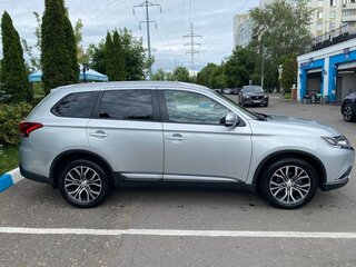 2015 Mitsubishi Outlander III Рестайлинг 2, серебристый, 2350000 рублей, вид 3