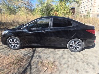2013 Hyundai Solaris I, чёрный, 540000 рублей, вид 3